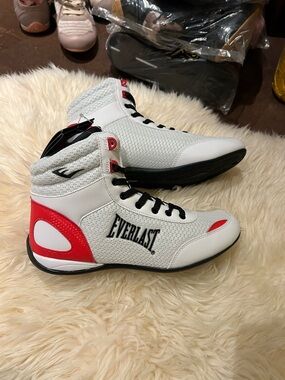 Everlast High-Top Boxing Trainers in White and Red